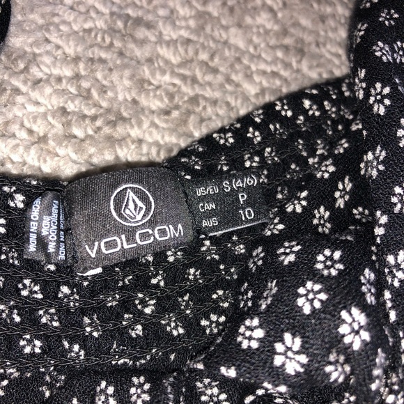 Volcom tank top!! - Picture 3 of 4